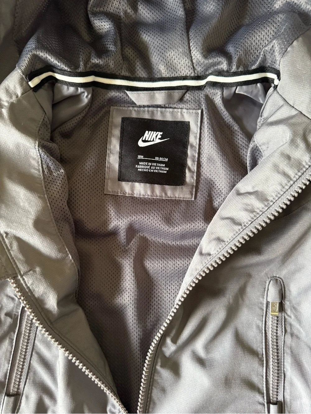 Nike Baby 18M New Chevron Windrunner Gray Jacket